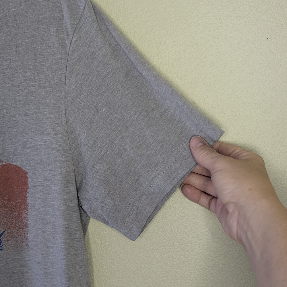Casual-comedy Gray Graphic Tee size medium Brand Unkown - Picture 5 of 9